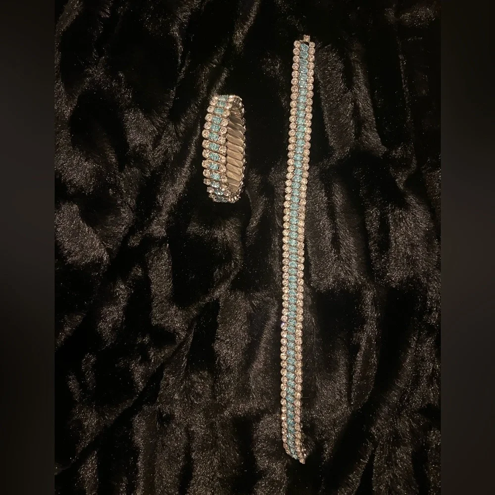 Vintage Light Blue Rhinestone Choker Necklace & Bracelet Set look @ the video - Picture 8 of 17